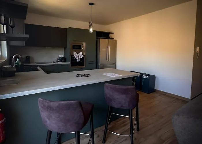 Camellia Luxury - 2 Bedroom *